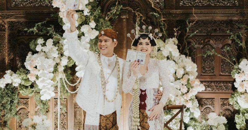 Instagram.com/thebridestory